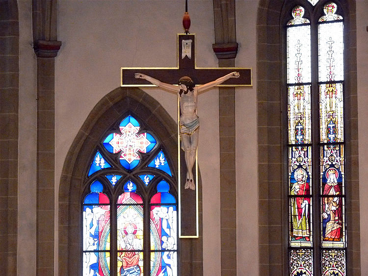 8. Altarkreuz: Der Corpus ist aus dem Jahre 1800.
